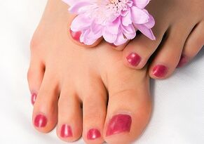 healthy toenails after treating a fungal infection